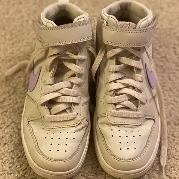 Nike Cream and Lavender High-Tops sz 5.5Y - Picture 2 of 6